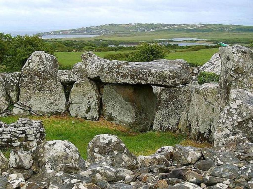 The Benwiskin Centre Ballaghnatrillick Luaran gambar