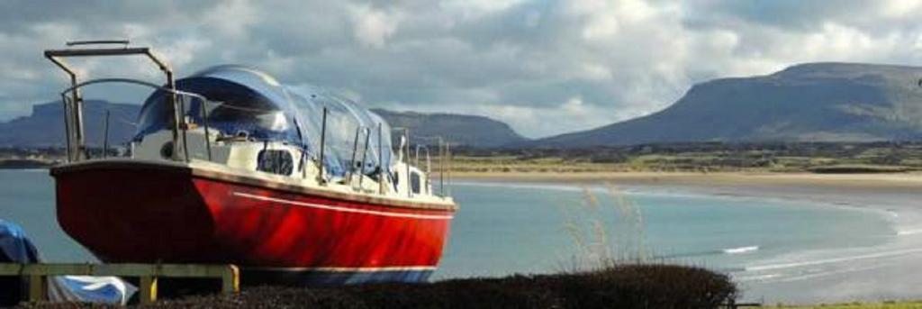 The Benwiskin Centre Ballaghnatrillick Luaran gambar