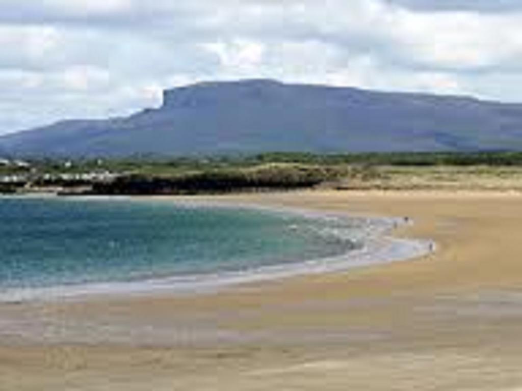 The Benwiskin Centre Ballaghnatrillick Luaran gambar