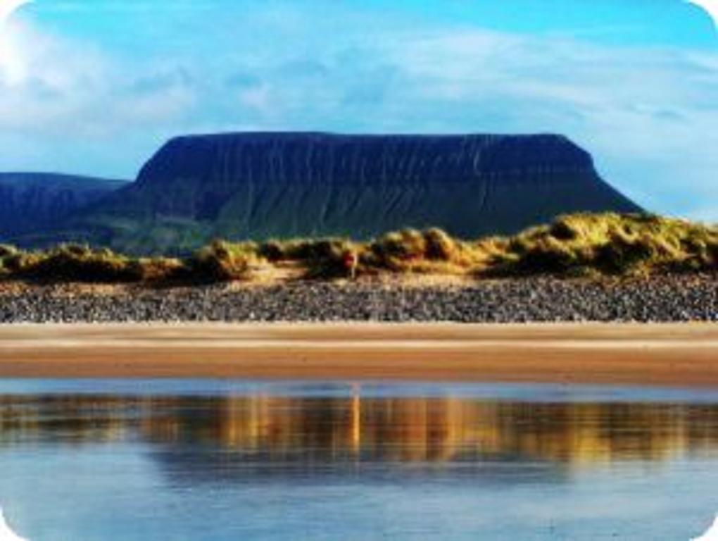 The Benwiskin Centre Ballaghnatrillick Luaran gambar