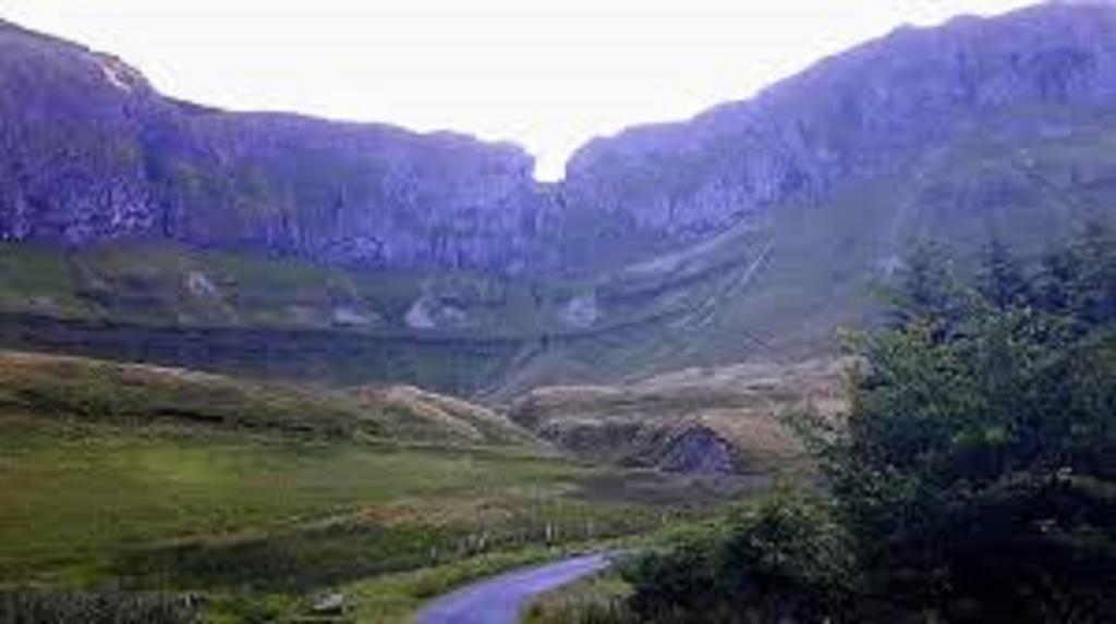 The Benwiskin Centre Ballaghnatrillick Luaran gambar